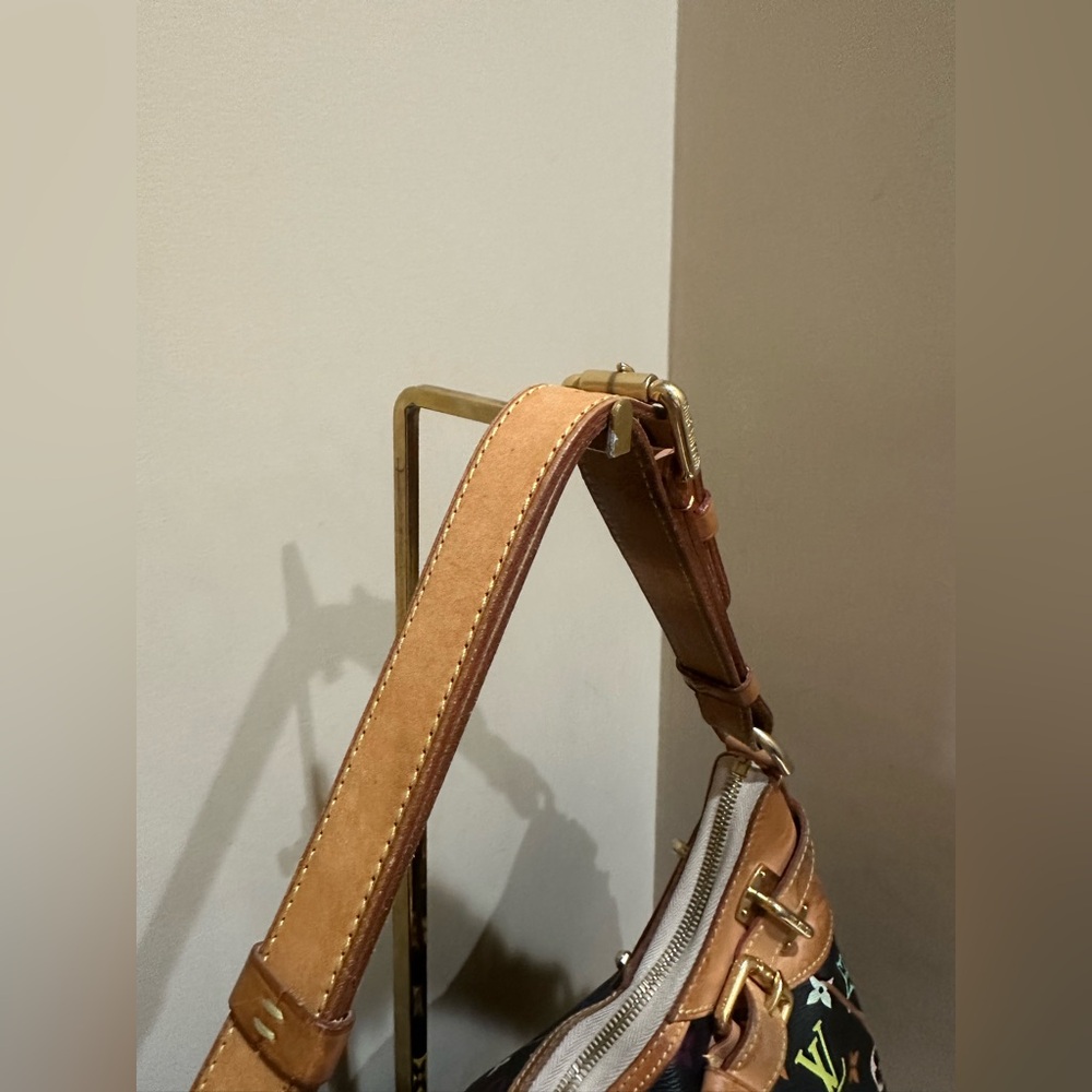 Louis Vuitton
x Takashi Murakami Monogram Multicolore Greta - Picture 4 of 16